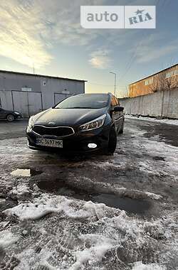 Kia Ceed  2012