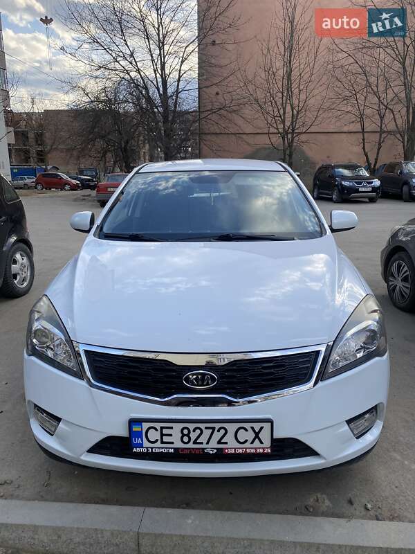 Хетчбек Kia Ceed