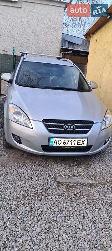 Универсал Kia Ceed 2008 в Ужгороде