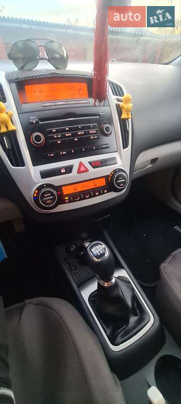 Универсал Kia Ceed 2008 в Ужгороде