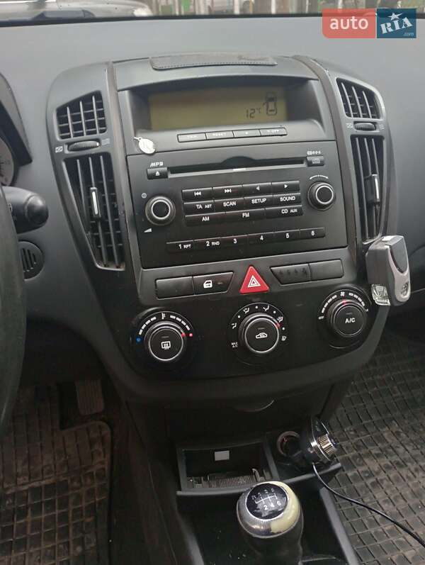 Универсал Kia Ceed 2008 в Житомире