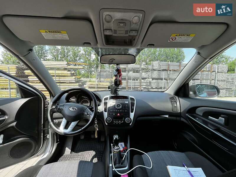 Хэтчбек Kia Ceed 2009 в Львове