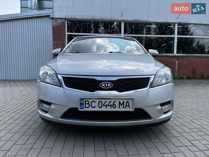Хэтчбек Kia Ceed 2009 в Львове