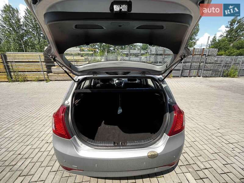 Хэтчбек Kia Ceed 2009 в Львове