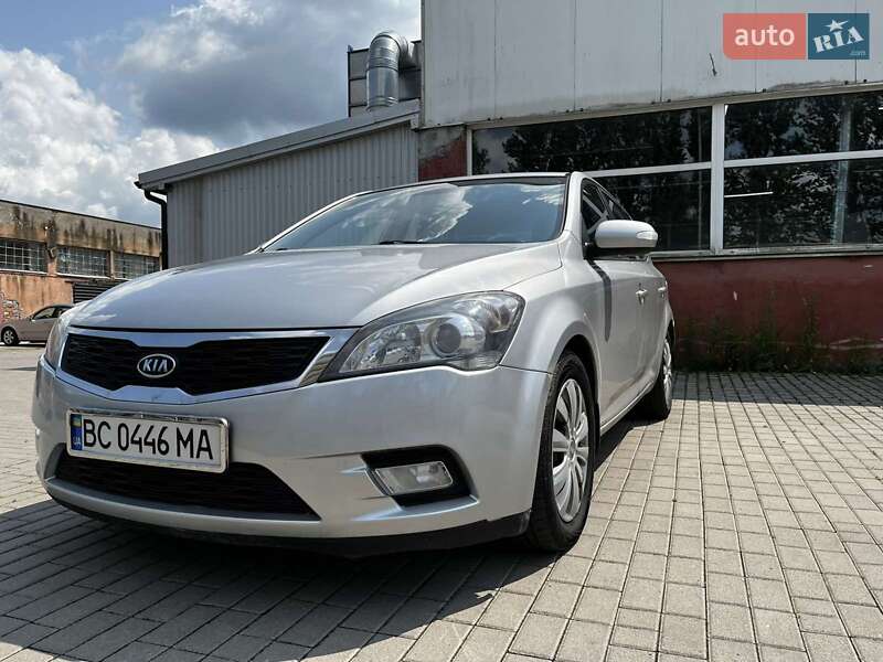 Хэтчбек Kia Ceed 2009 в Львове