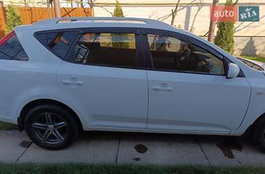 Kia Ceed  2011