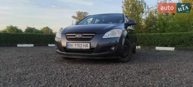 Хэтчбек Kia Ceed 2007 в Сарнах