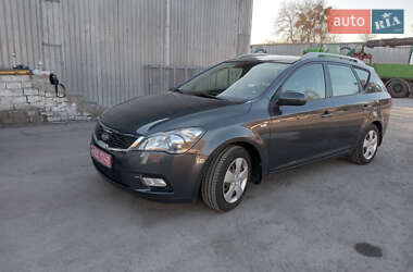 Kia Ceed  2011