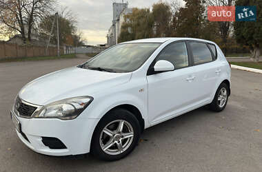 Kia Ceed  2011