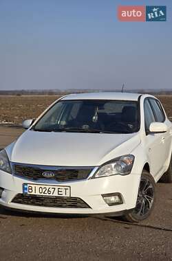 Kia Ceed  2010