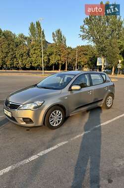 Kia Ceed  2010