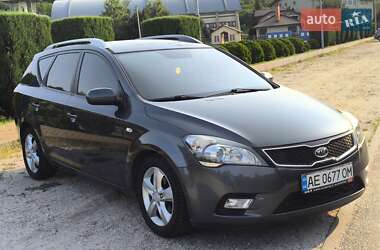 Kia Ceed  2012