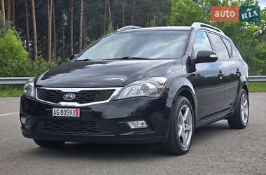 Kia Ceed  2012