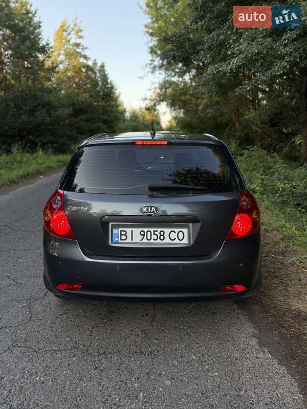Хэтчбек Kia Ceed 2007 в Кобеляках