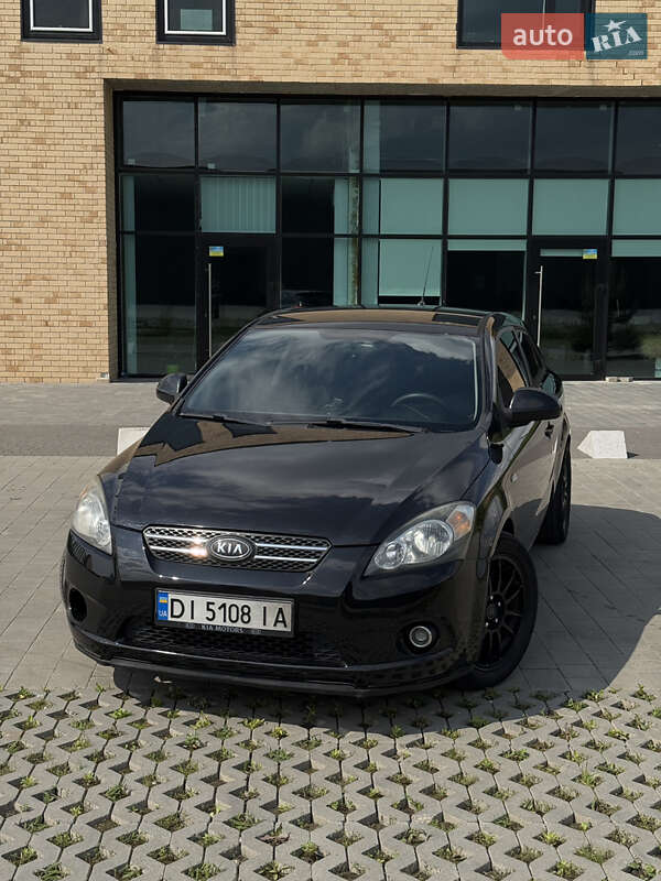 Хетчбек Kia Ceed