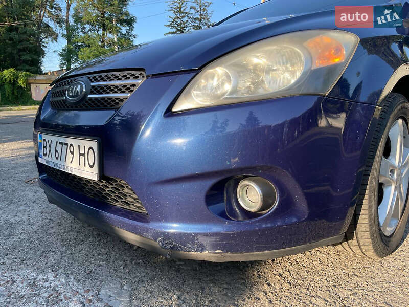 Хэтчбек Kia Ceed 2008 в Ярмолинцах
