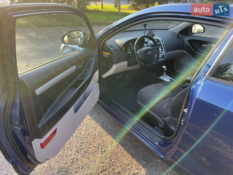 Хэтчбек Kia Ceed 2008 в Ярмолинцах