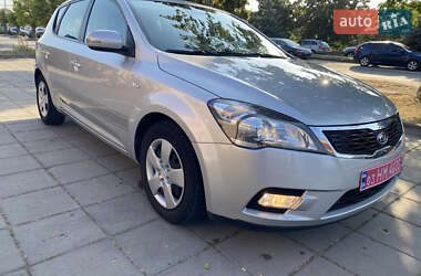 Kia Ceed  2011