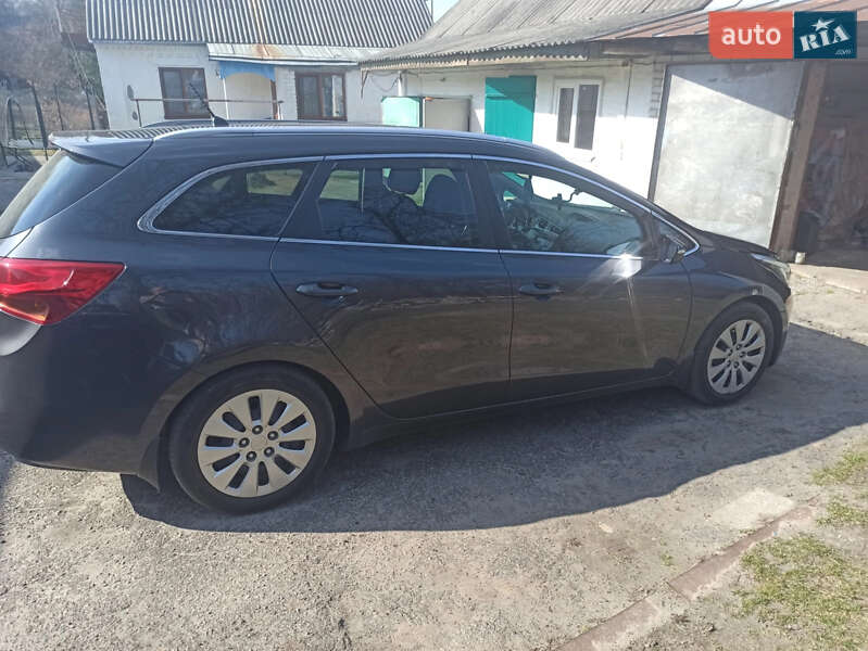 Универсал Kia Ceed 2014 в Обухове