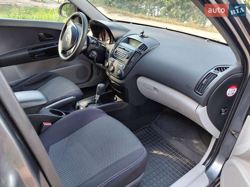 Хэтчбек Kia Ceed 2008 в Киеве