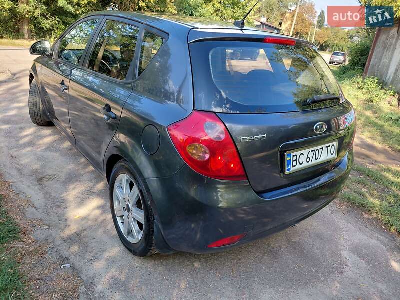 Хэтчбек Kia Ceed 2008 в Киеве