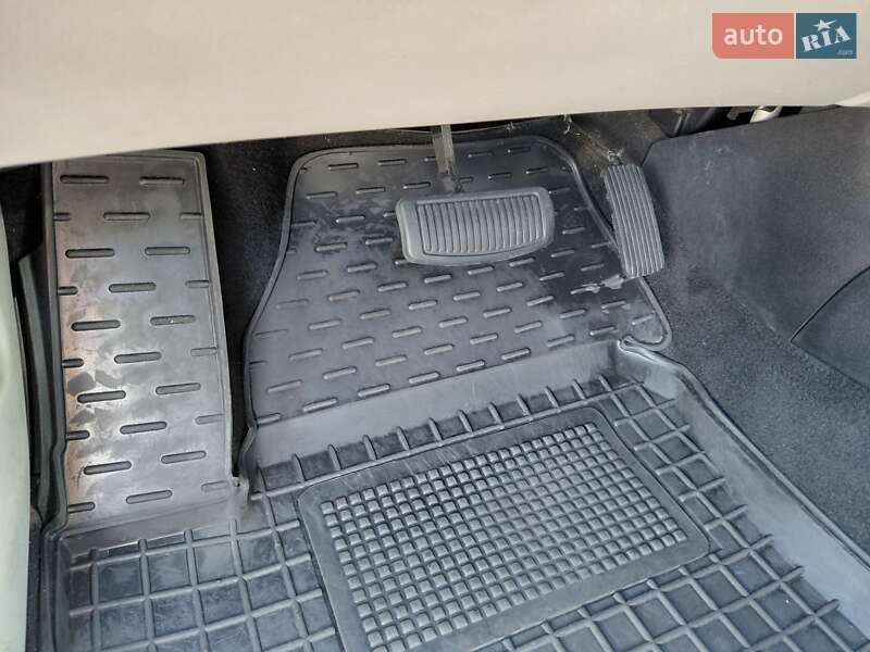 Хэтчбек Kia Ceed 2008 в Киеве