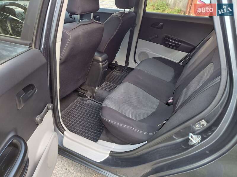 Хэтчбек Kia Ceed 2008 в Киеве