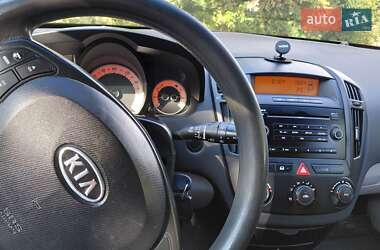 Хэтчбек Kia Ceed 2008 в Киеве