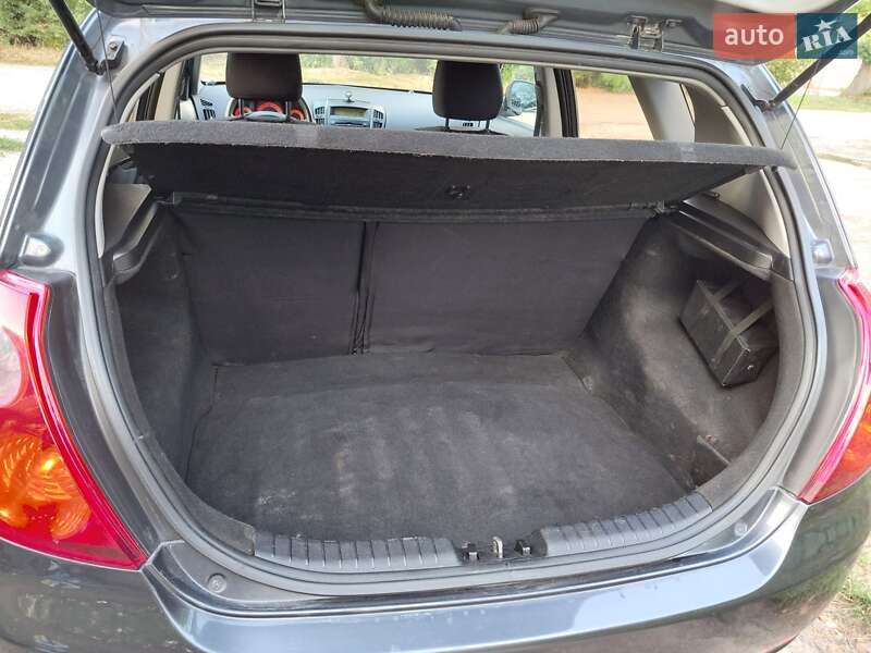 Хэтчбек Kia Ceed 2008 в Киеве
