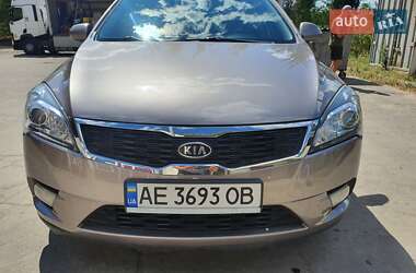 Kia Ceed  2012