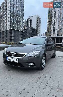 Kia Ceed  2011