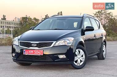 Kia Ceed  2012