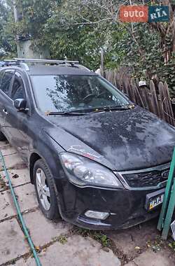 Kia Ceed  2012