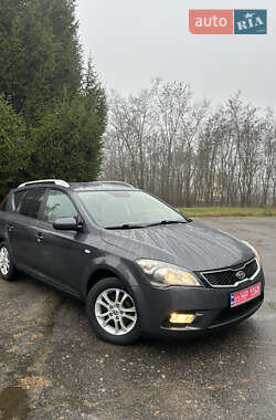 Kia Ceed  2012