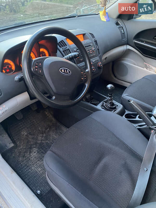 Хетчбек Kia Ceed 2007 в Хмельницькому