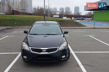 Kia Ceed  2011