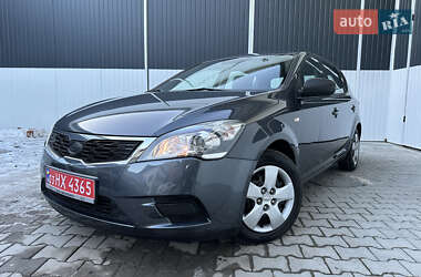 Kia Ceed  2010
