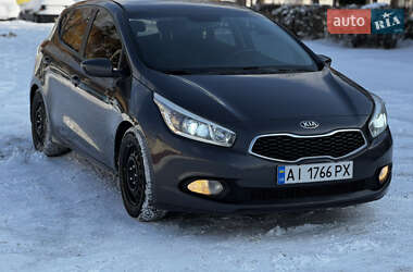 Kia Ceed  2012
