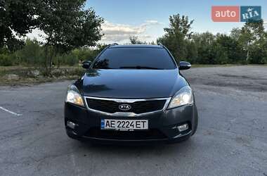 Kia Ceed  2010
