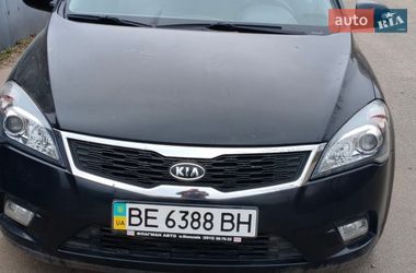 Kia Ceed  2012