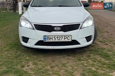 Kia Ceed  2012