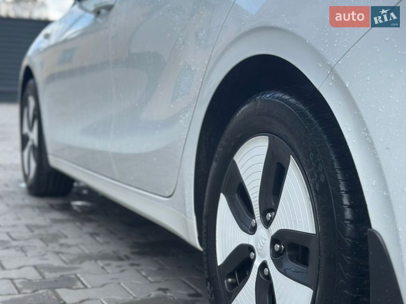 Хэтчбек Kia Ceed 2019 в Киеве
