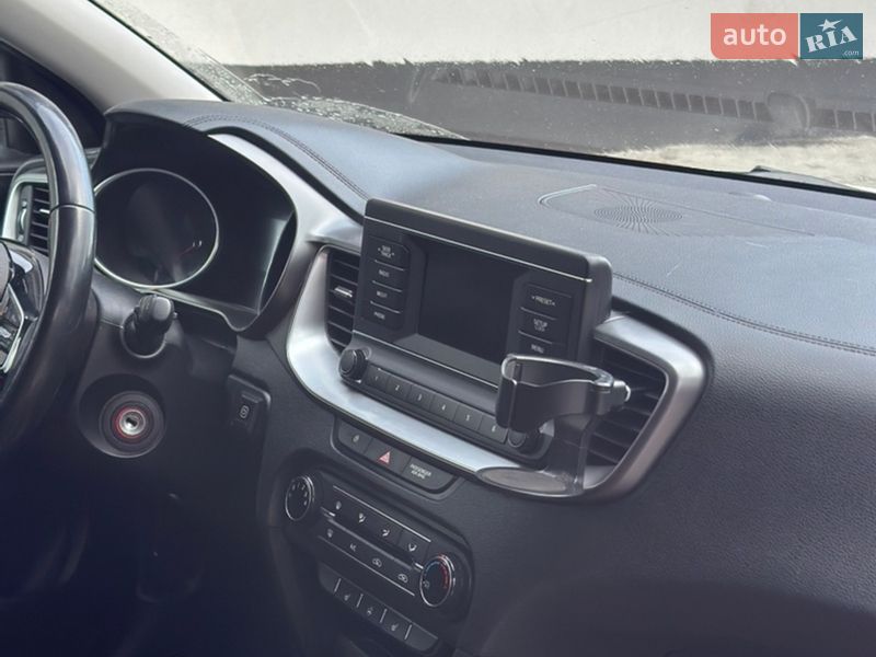 Хэтчбек Kia Ceed 2019 в Киеве