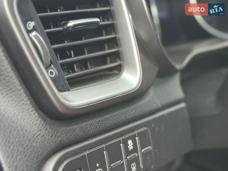 Хэтчбек Kia Ceed 2019 в Киеве