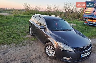 Kia Ceed  2012