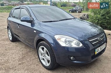 Хэтчбек Kia Ceed 2008 в Чугуеве