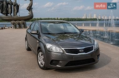 Kia Ceed  2010