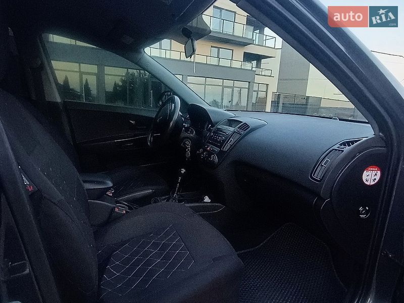 Універсал Kia Ceed 2008 в Ужгороді