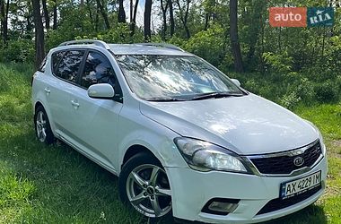 Универсал Kia Ceed 2010 в Дергачах