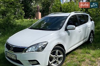 Универсал Kia Ceed 2010 в Дергачах